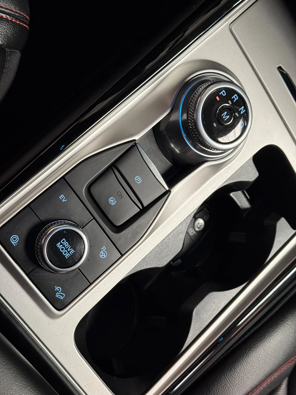Ford Explorer – foto 22