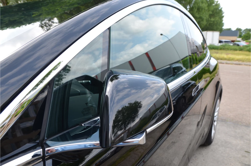 Tesla Model X – foto 30