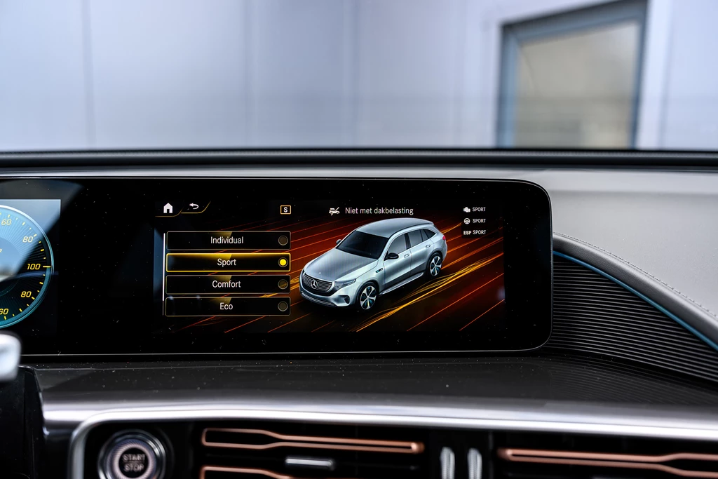 Mercedes-Benz EQC – foto 27