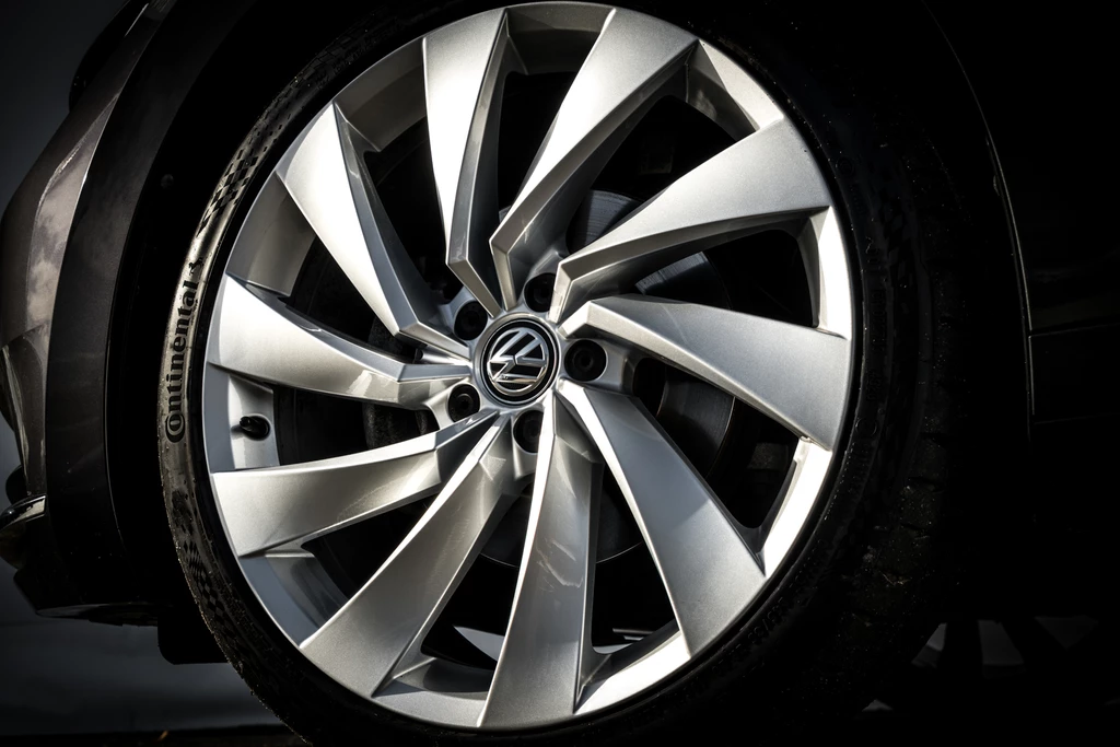 Volkswagen Passat – foto 23