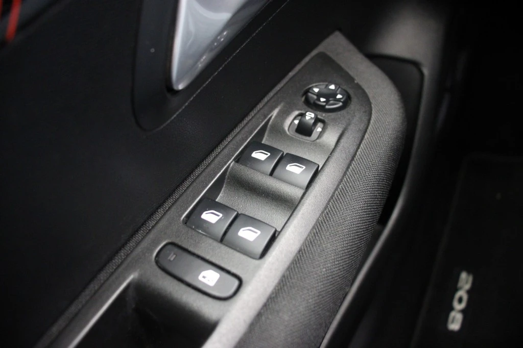 Peugeot 208 – foto 29
