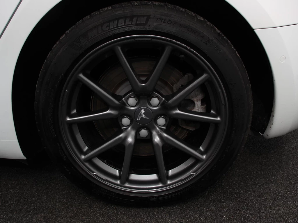 Tesla Model 3 – foto 8
