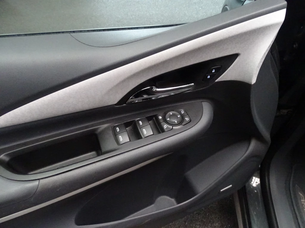 Opel Ampera-e – foto 11