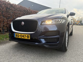 Jaguar F-PACE – thumbnail 3