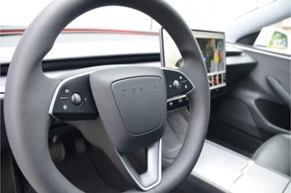 Tesla Model 3 – thumbnail 16