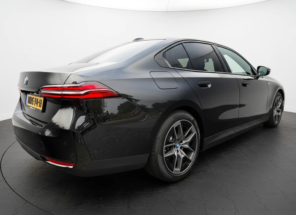 BMW i5 – foto 7