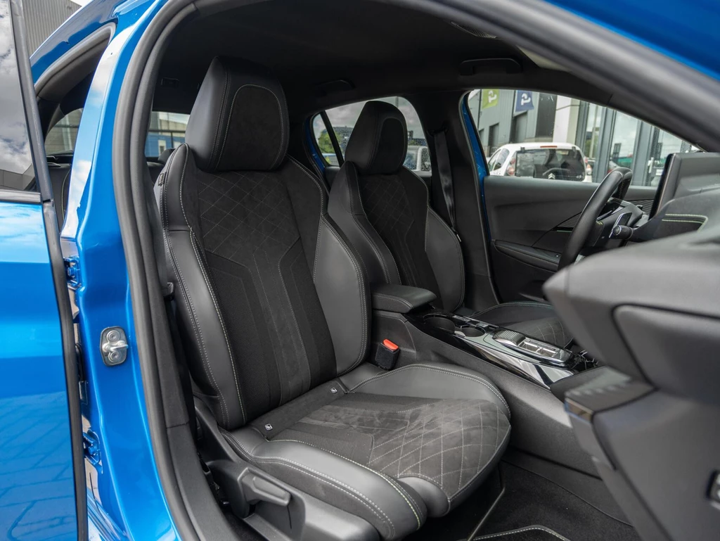 Peugeot 208 – foto 11