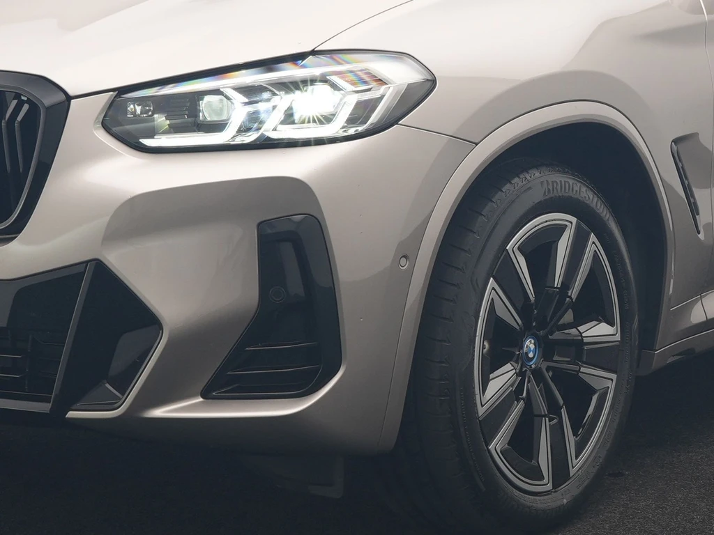 BMW iX3 – foto 16