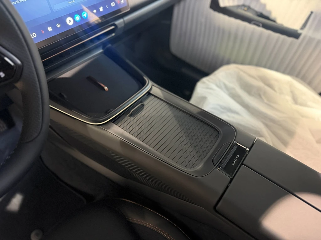 Lynk & Co 08 – foto 24
