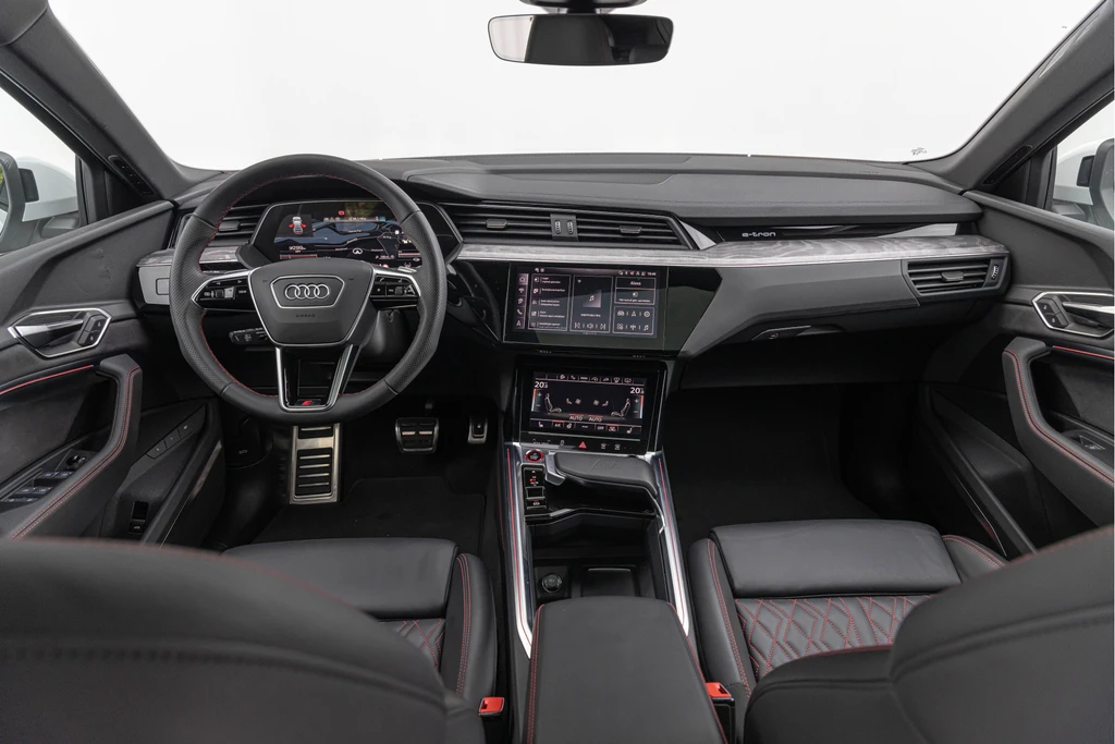 Audi Q8 Sportback e-tron – foto 12