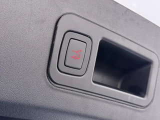 Tesla Model S – thumbnail 32