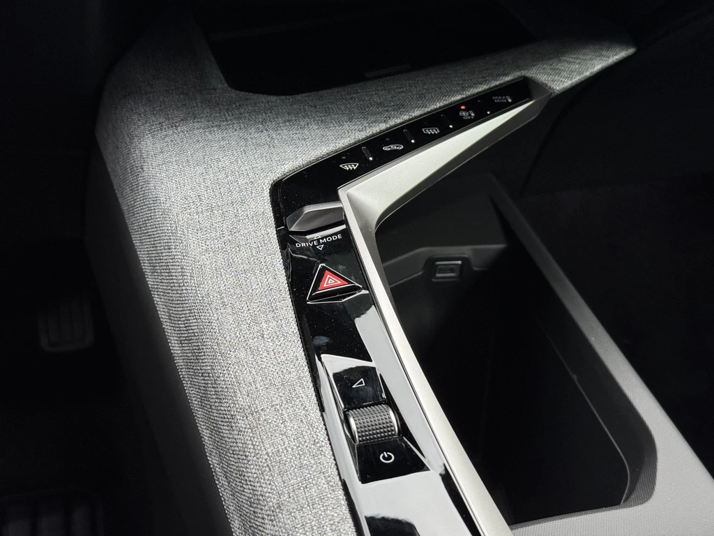 Peugeot e-3008 – foto 18