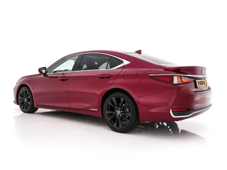 Lexus ES – thumbnail 2