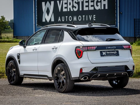 Lynk & Co 01 1.5 Plug-In Hybrid 262pk | Satin White Vanilla | Trekhaak | Blacked Out