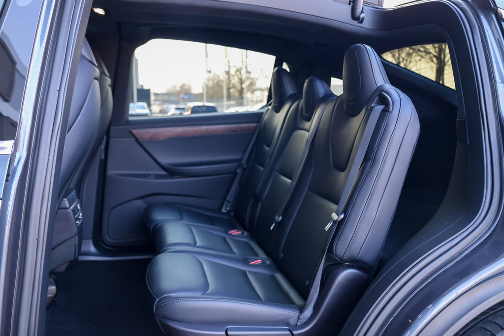 Tesla Model X – foto 35