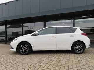 Toyota Auris – thumbnail 2