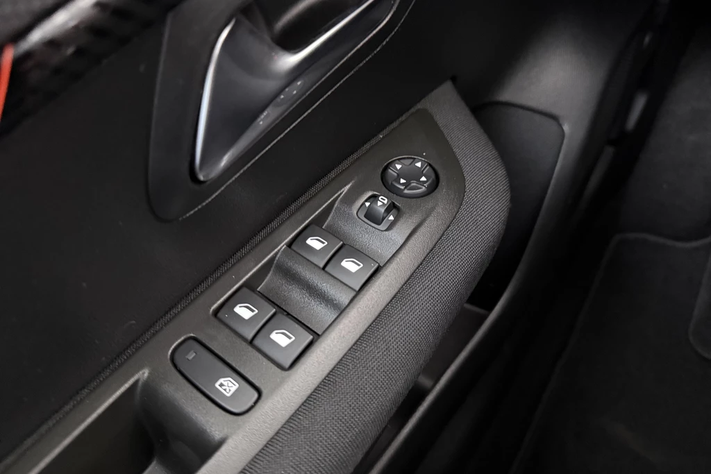 Peugeot 208 – foto 15