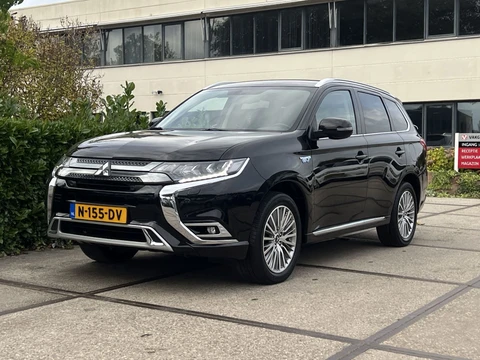 Mitsubishi Outlander 2.4 PHEV Intense |CAMERA|CLIMA|CRUISE|TREKHAAK|APK TOT 30.09.2027| 19032 / 15/06/26