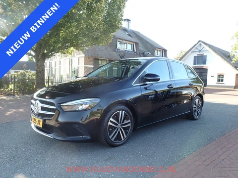 Mercedes-Benz B-Klasse 200 SPORTLEER / SFEERVERLICHTING / NAVI / STOELVERWARMING / CAMERA