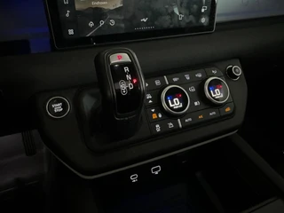 Land Rover Defender – thumbnail 19