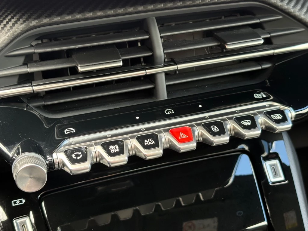 Peugeot 208 – foto 13