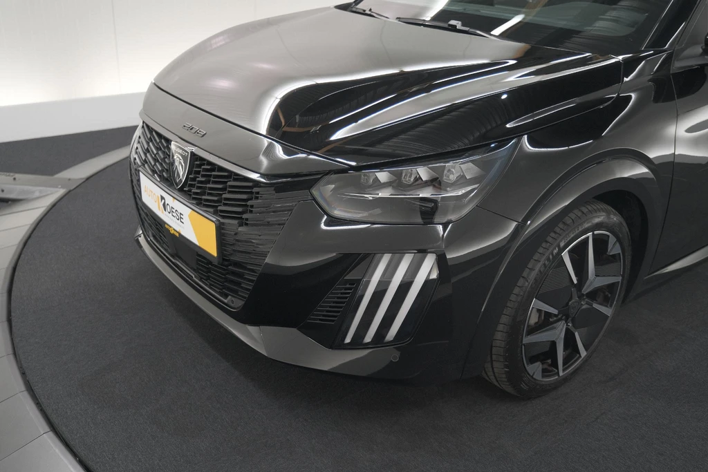 Peugeot 208 – foto 1