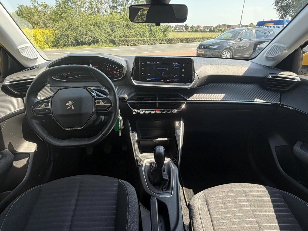 Peugeot 208 – foto 12