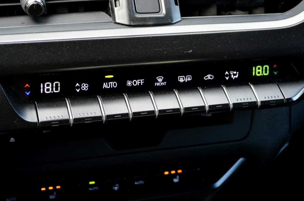Lexus UX – foto 18