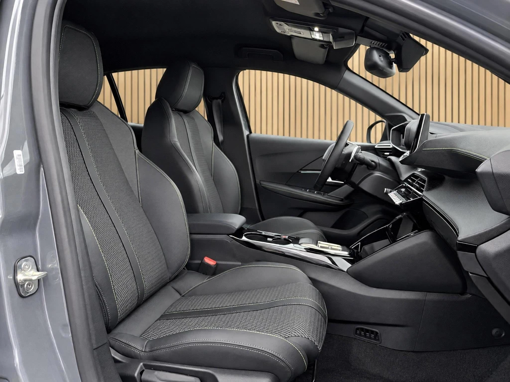 Peugeot 208 – foto 10