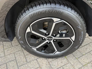 Kia Niro – thumbnail 19