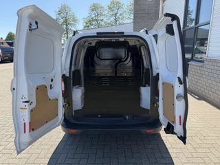 Ford Transit Courier – thumbnail 12