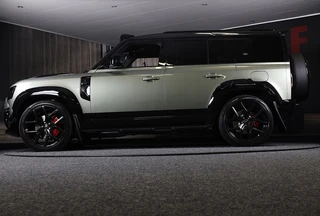 Land Rover Defender – thumbnail 4