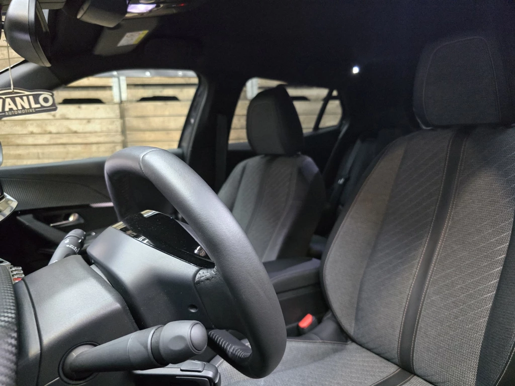 Peugeot e-2008 – foto 12