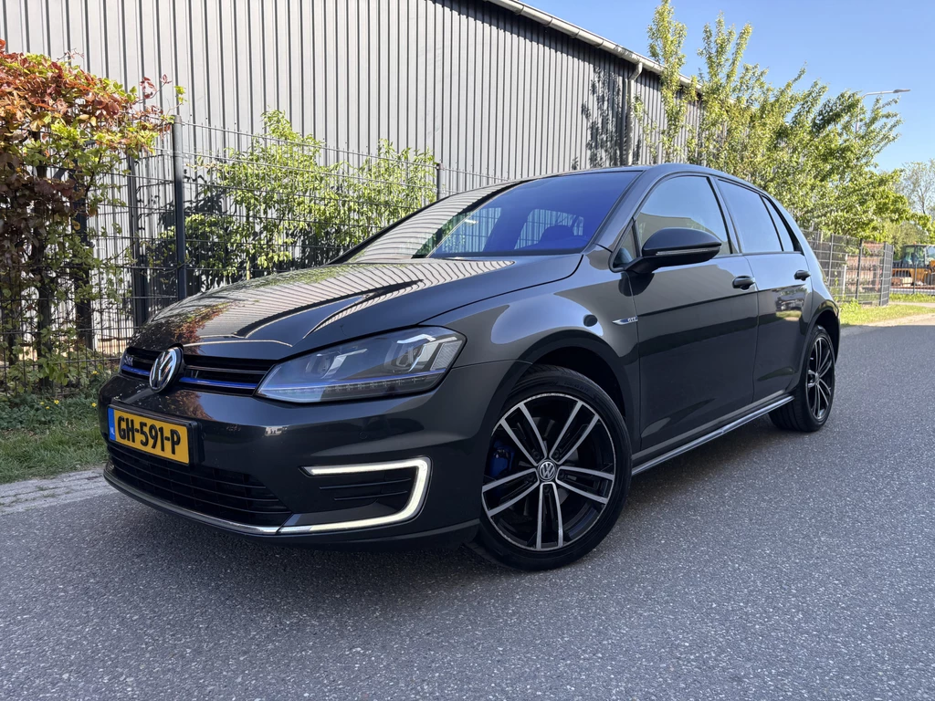 Volkswagen Golf – foto 1