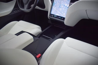 Tesla Model X – thumbnail 18