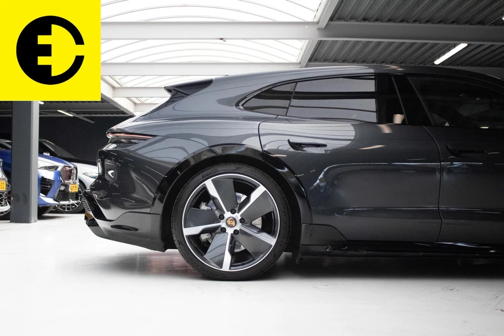 Porsche Taycan – foto 8