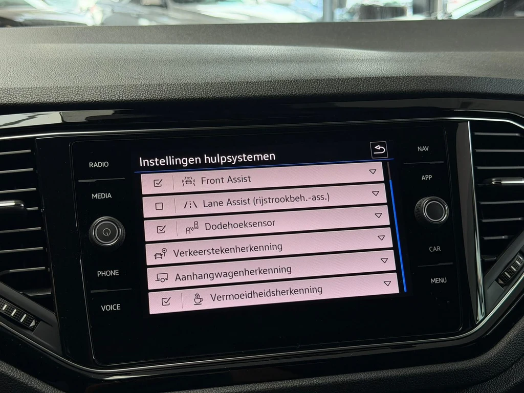 Volkswagen T-Roc – foto 17