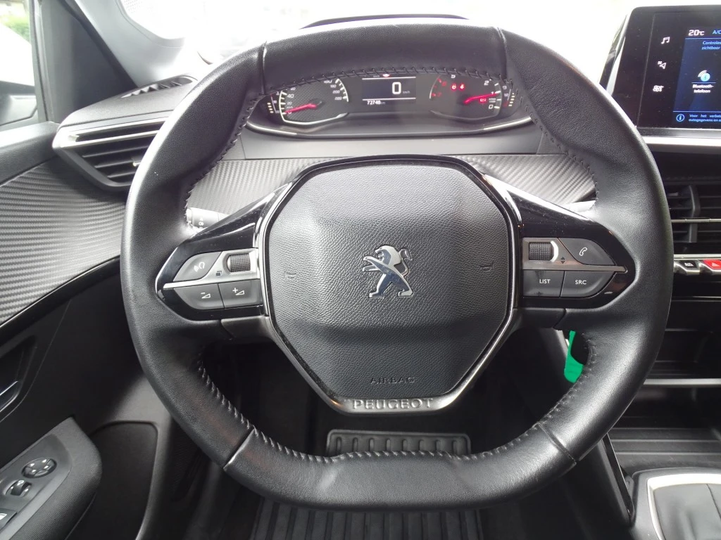 Peugeot 208 – foto 10