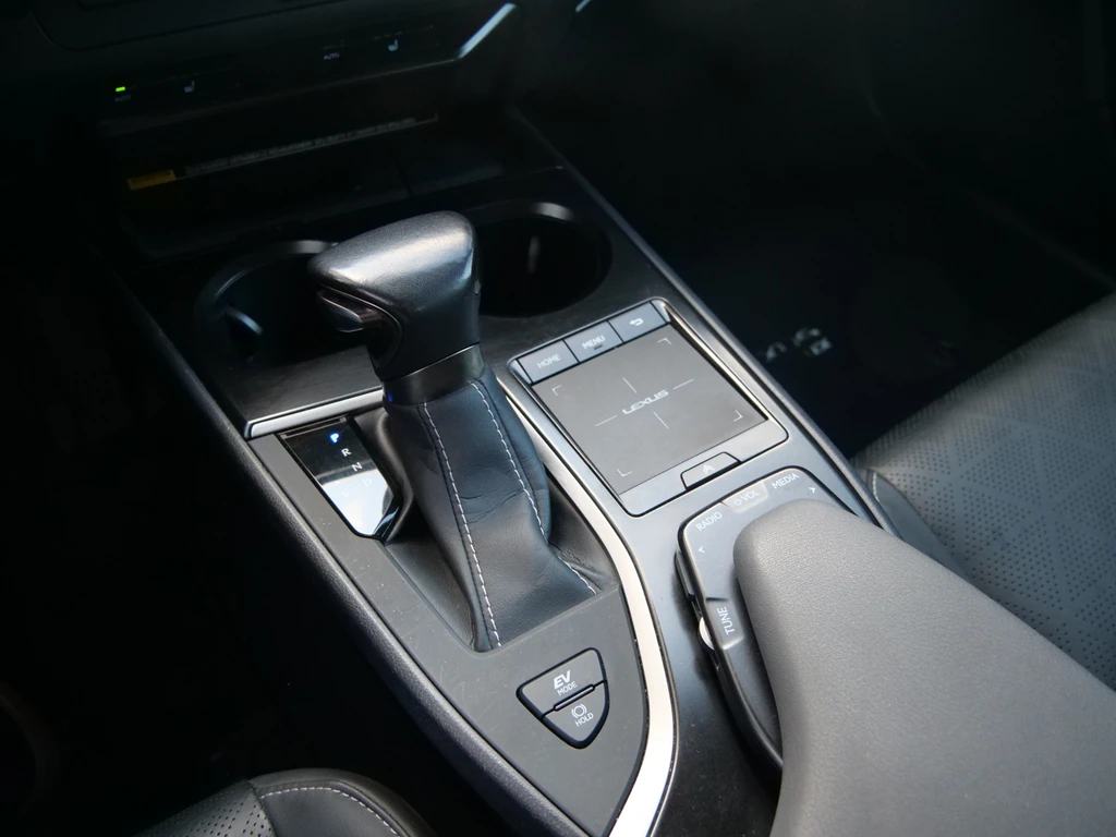 Lexus UX – foto 26