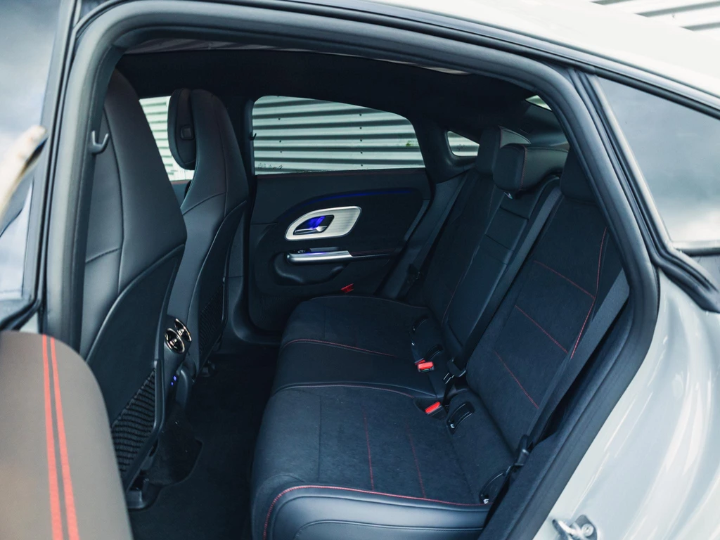 Mercedes-Benz CLA – foto 11