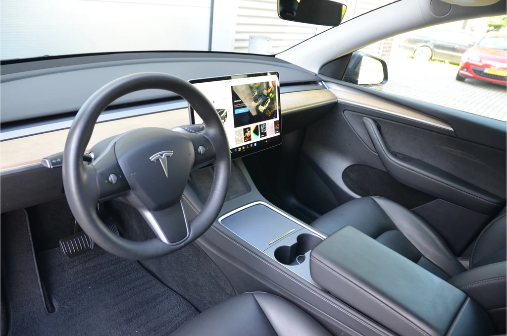 Tesla Model Y – foto 11