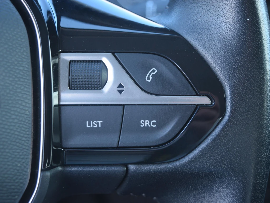 Peugeot e-2008 – foto 17
