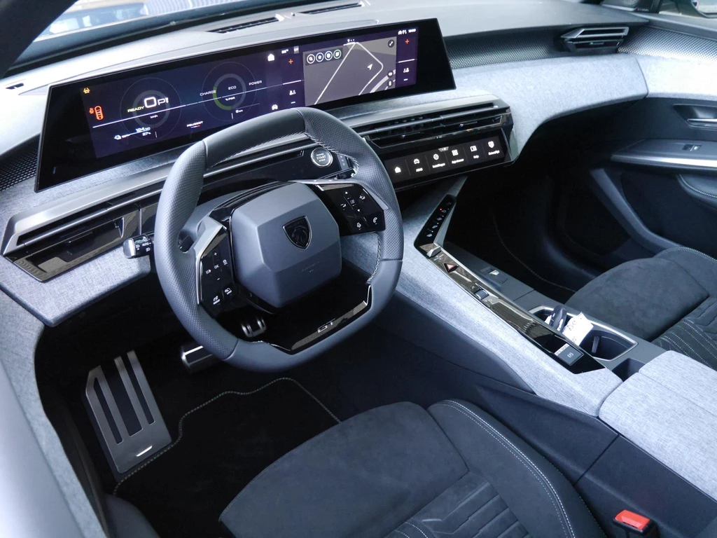 Peugeot e-3008 – foto 18