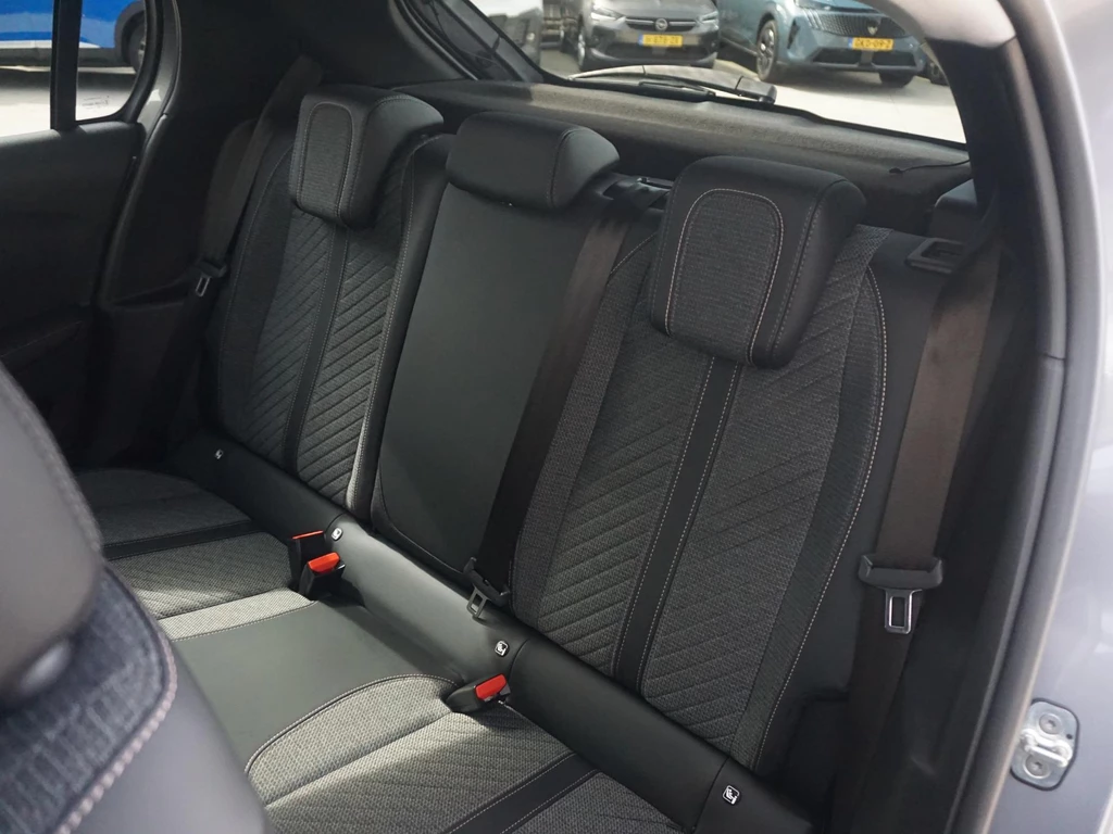 Peugeot e-208 – foto 15