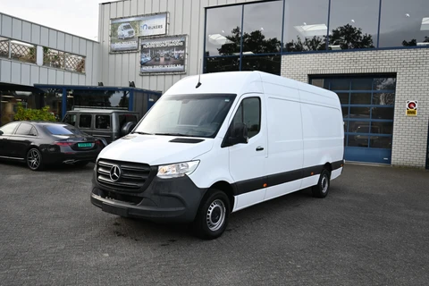 Mercedes-Benz Sprinter 317 CDI L3H2 RWD 3500kg Trekhaak, MBUX navigatie met camera, Etc.