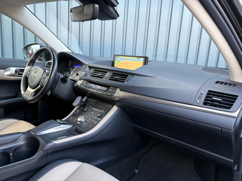 Lexus CT – foto 33