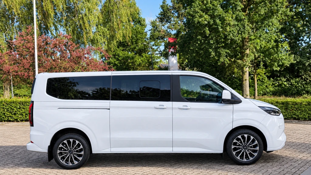 Ford Tourneo Custom – foto 6