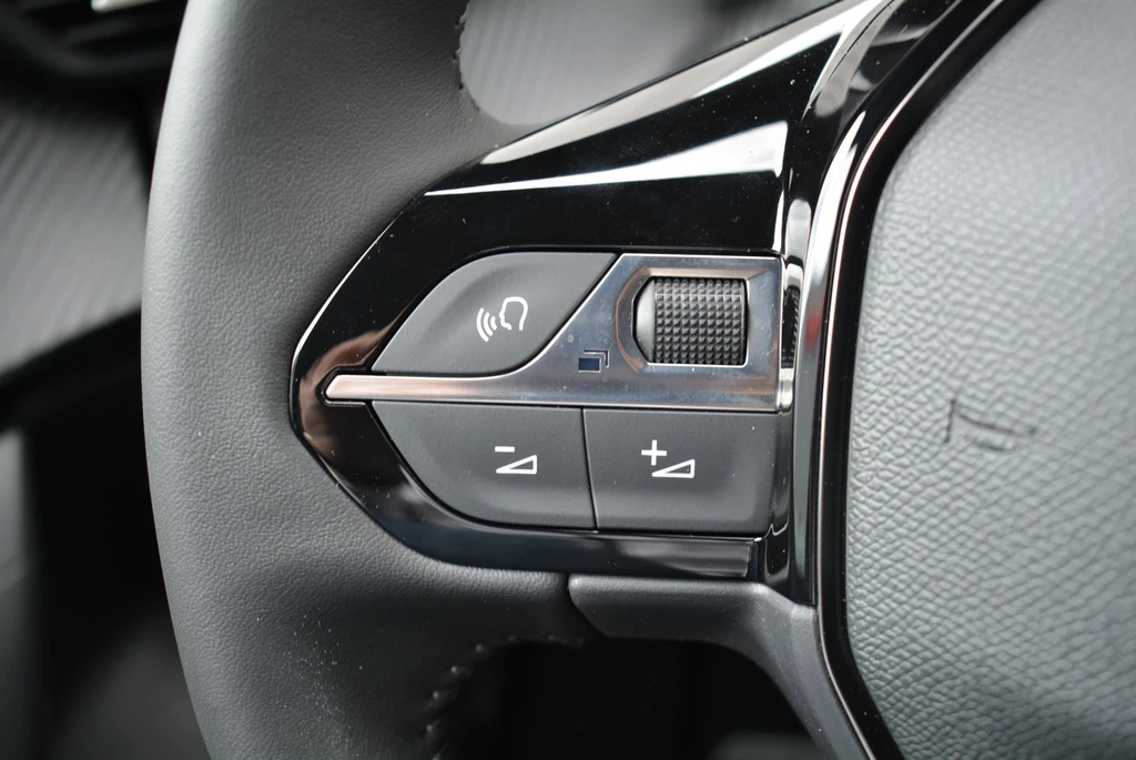 Peugeot e-2008 – foto 26