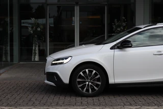 Volvo V40 – thumbnail 2