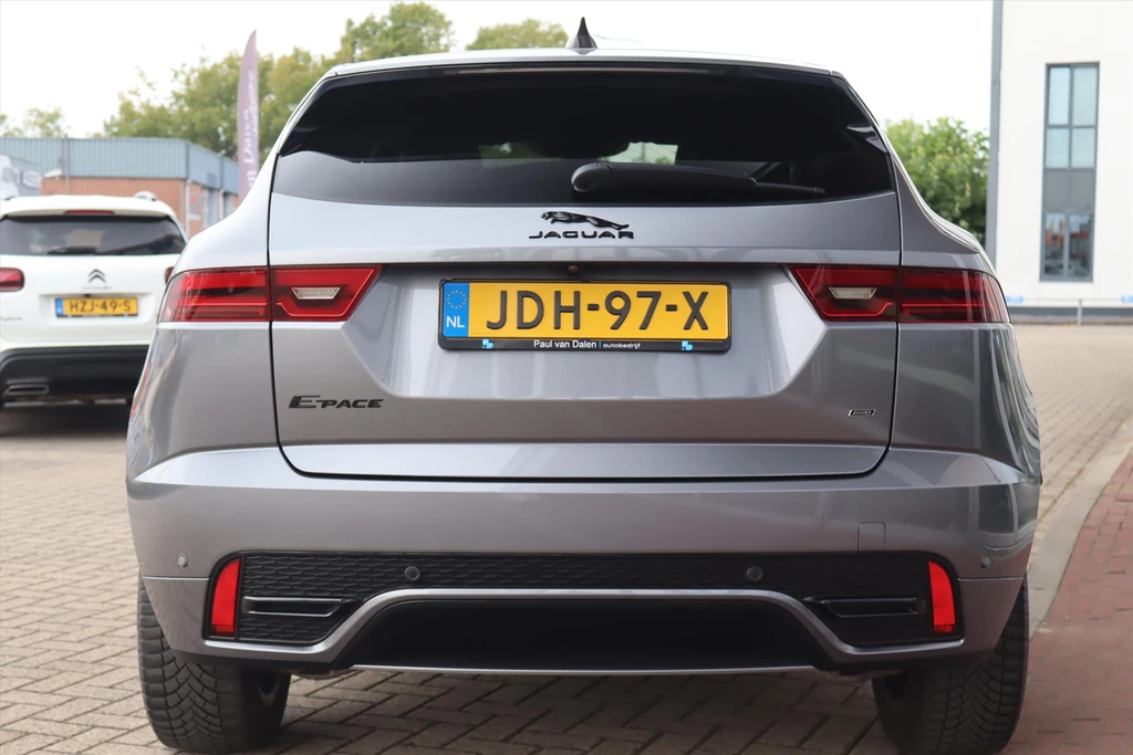 Jaguar E-PACE – foto 9